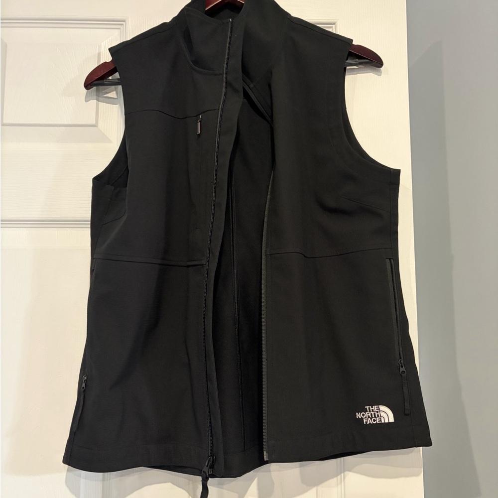 The North Face Women's Sleek Black Vest
